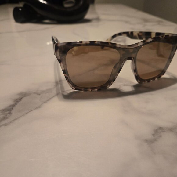 Vince camuto sunglasses main image 5
